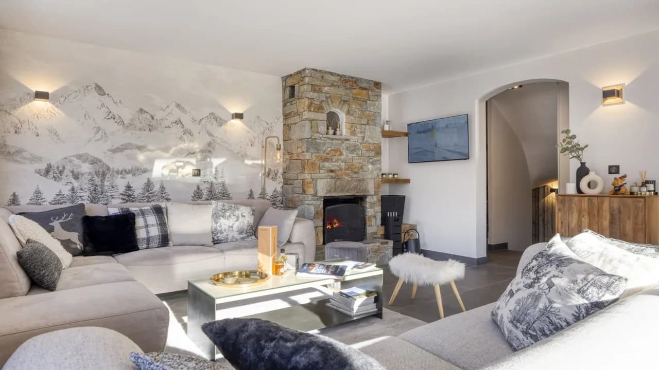 Stylish Ski Chalet With Private Sauna photo 2