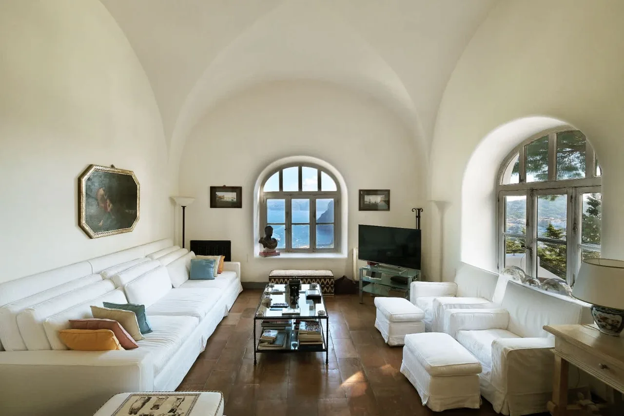 Elegant Capri Villa With Panoramic Views photo 2