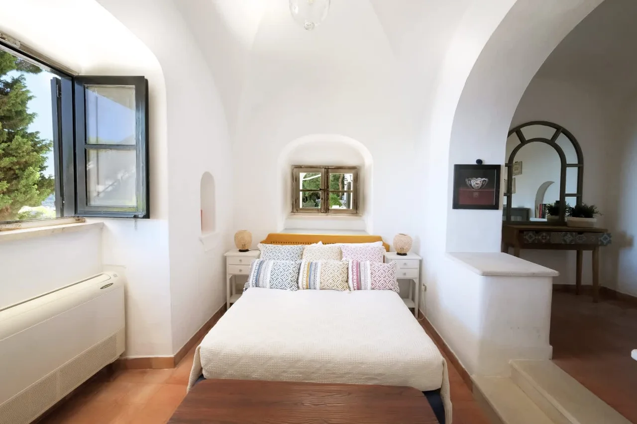 Elegant Capri Villa With Panoramic Views photo 3
