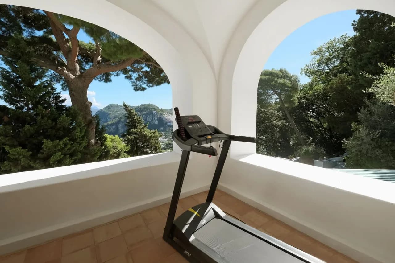 Elegant Capri Villa With Panoramic Views photo 5