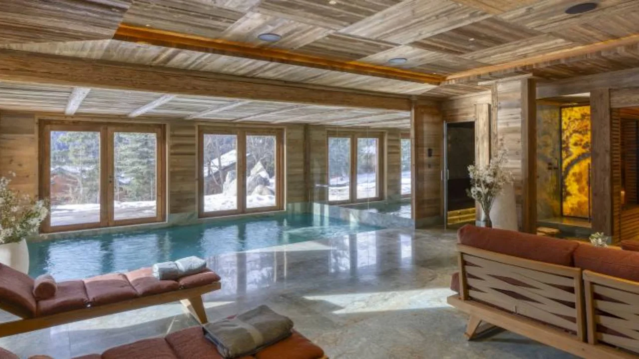 Luxurious Chalet With Indoor Pool and Sauna photo 5