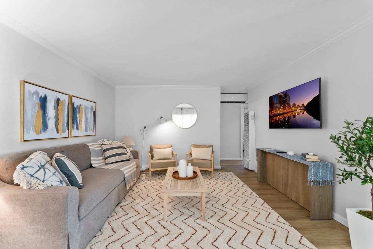 Spacious Eight Bedroom Villa in San Diego photo 4