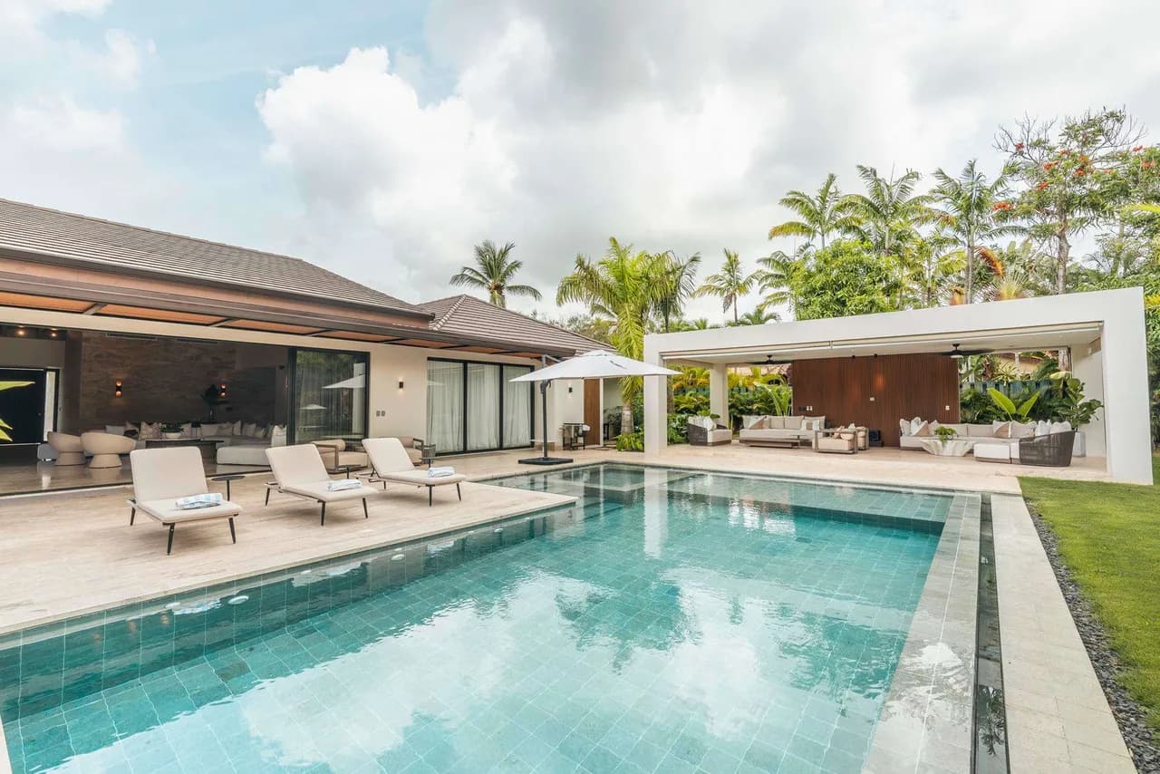 Modern Villa With Pool & BBQ photo 5