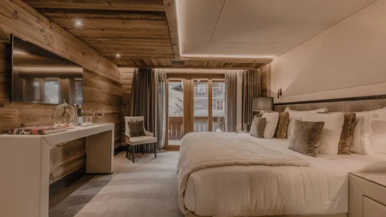 Spacious Two Bedroom Suite With Balcony photo 4