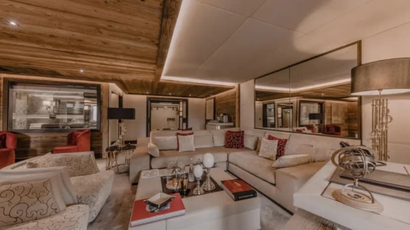 Cozy Lounge Suite With Balcony Views