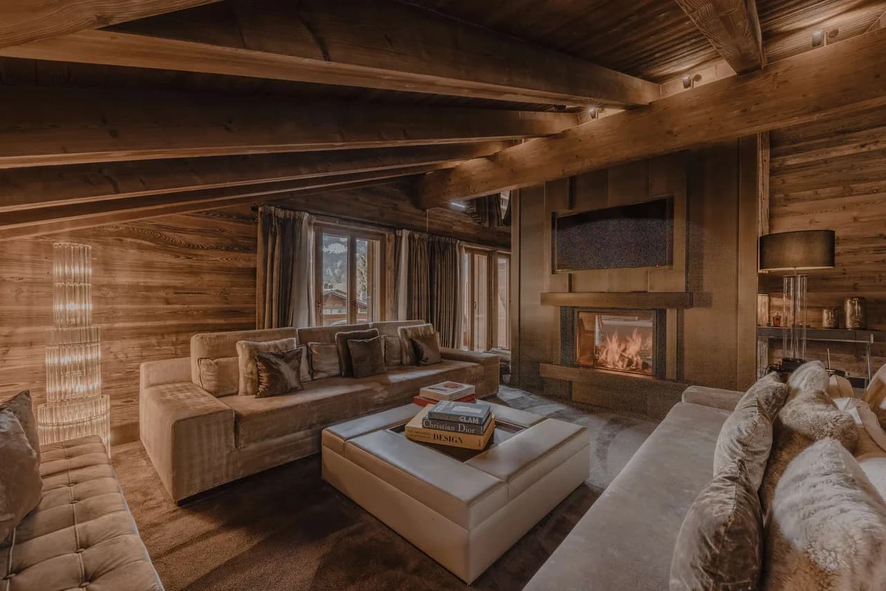 Elegant 3BR Residence With Jacuzzi