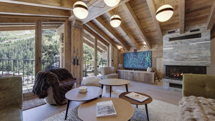 Secluded Luxury Apartment Near Slopes