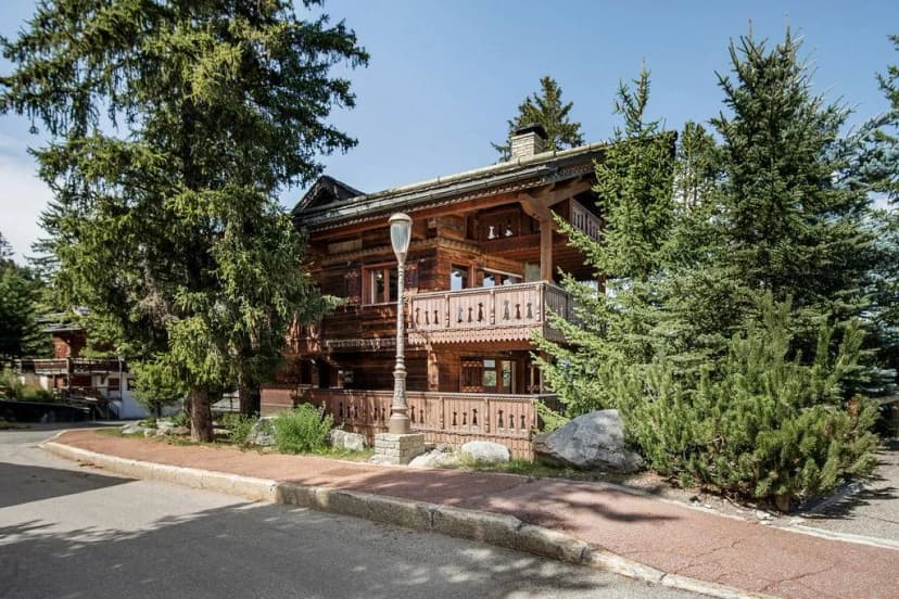 Luxury Mountain Chalet Near Village Centre