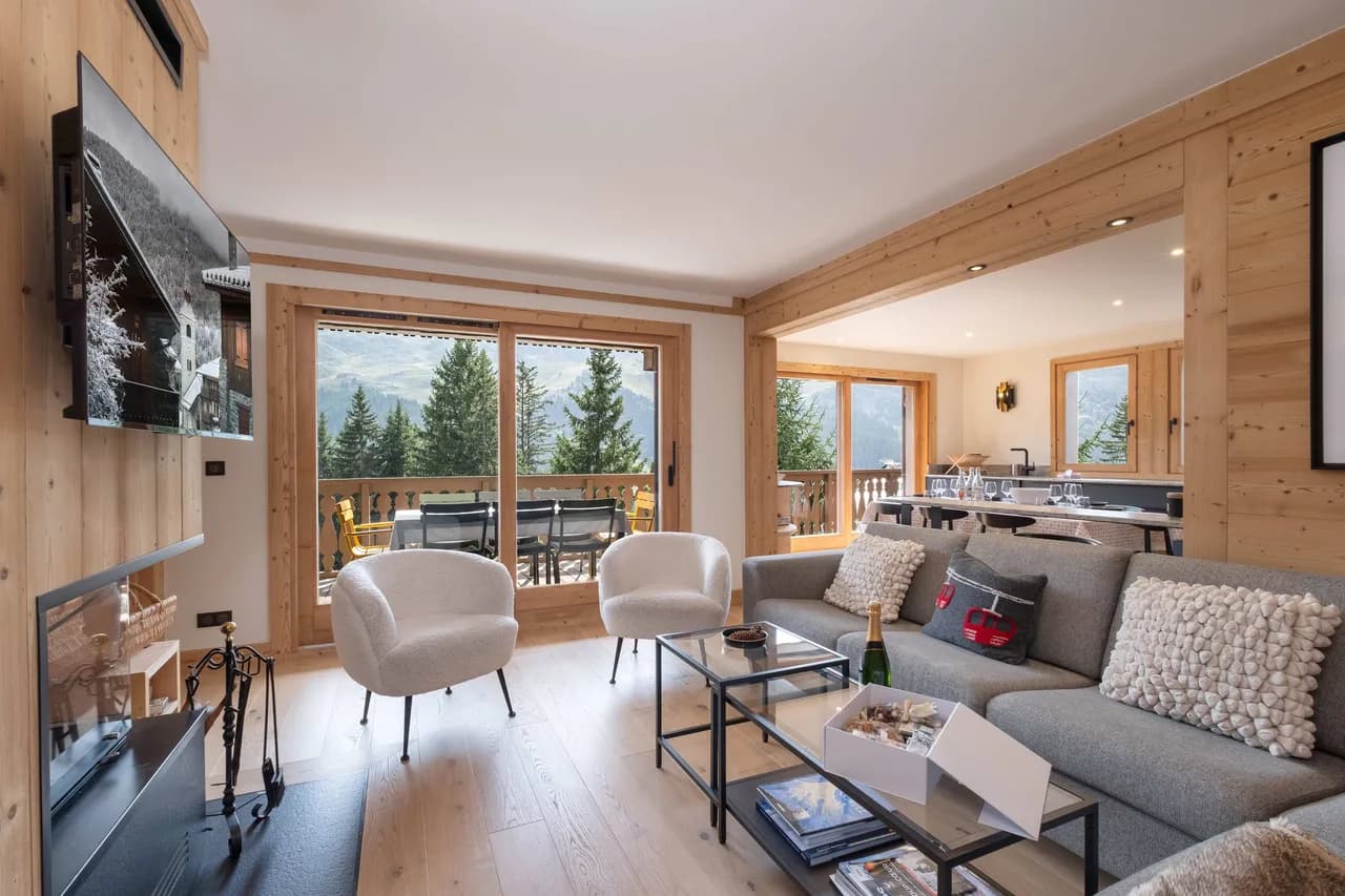 Modern Alpine APT With Balcony Mountain Views photo 4