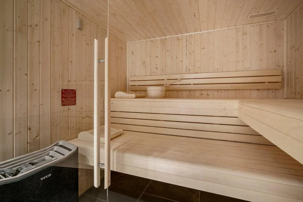 Elegant Mountain Stay With Sauna photo 3