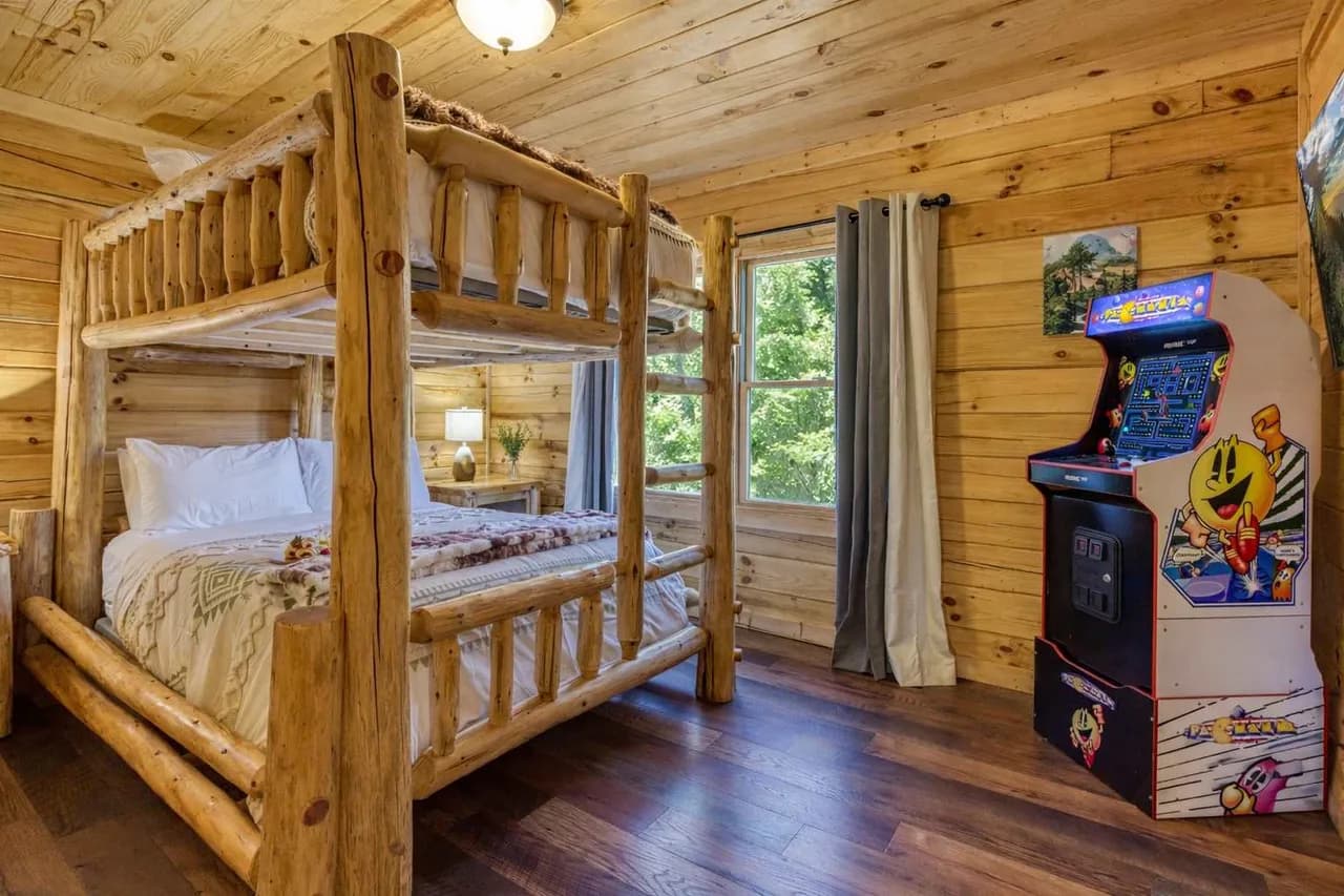 Accessible Height Three Bedroom Retreat in Smoky Mountains photo 5