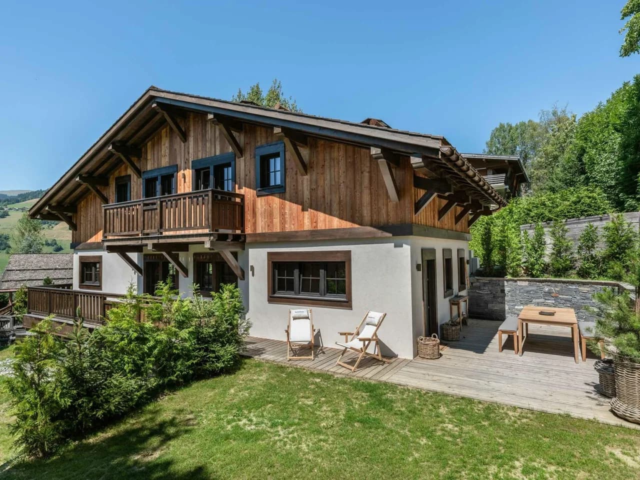 Elegant Chalet With Stunning Mountain Views