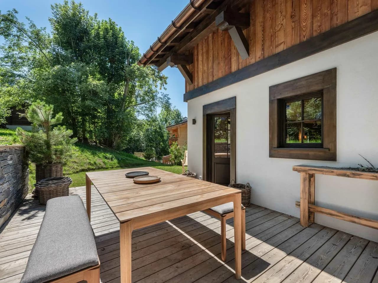 Elegant Chalet With Stunning Mountain Views photo 4