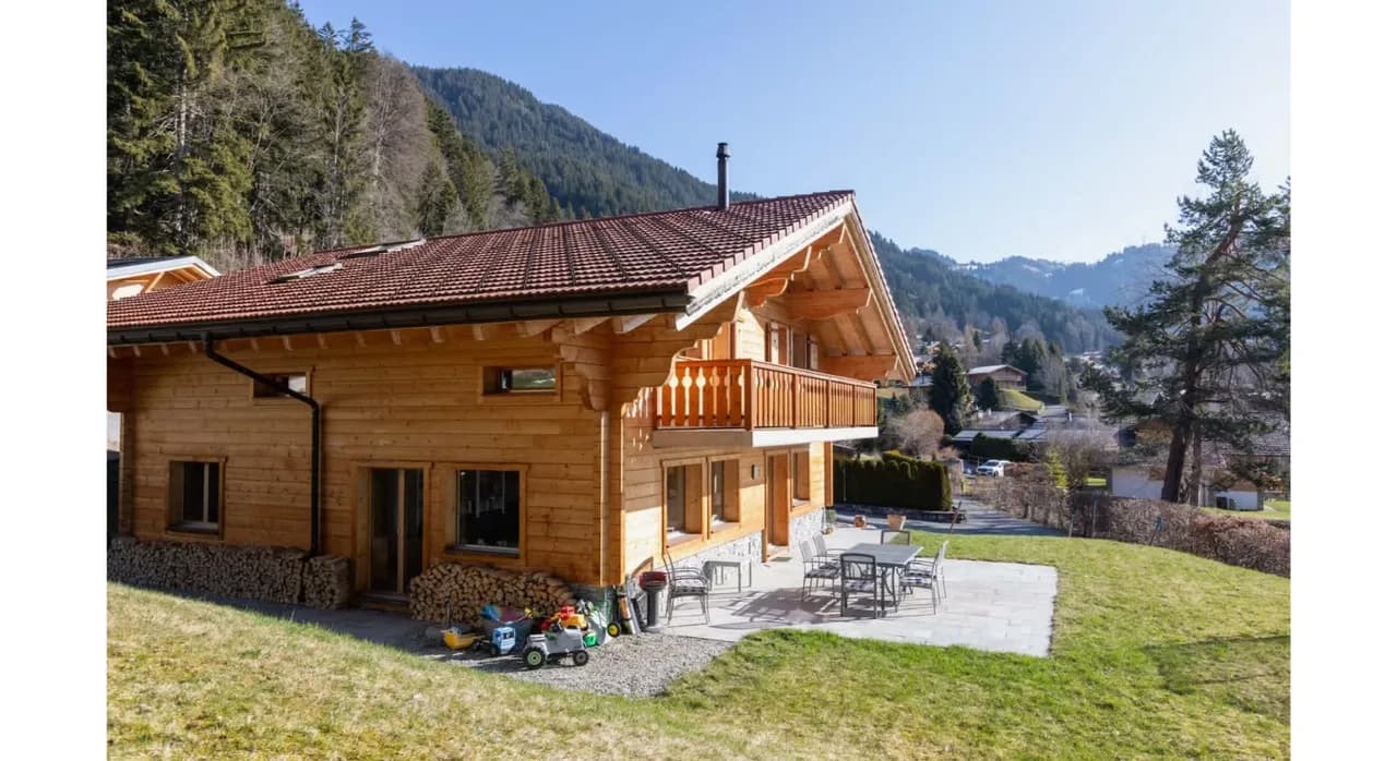 Alpine Hideaway Surrounded By Stunning Peaks