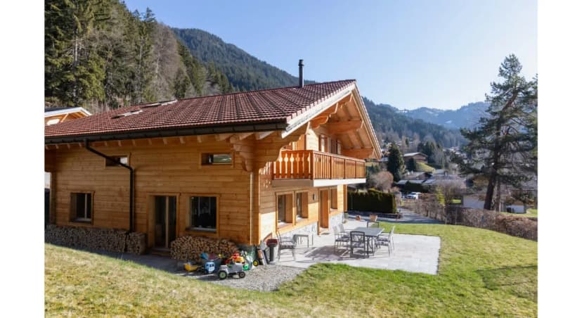 Alpine Hideaway Surrounded By Stunning Peaks