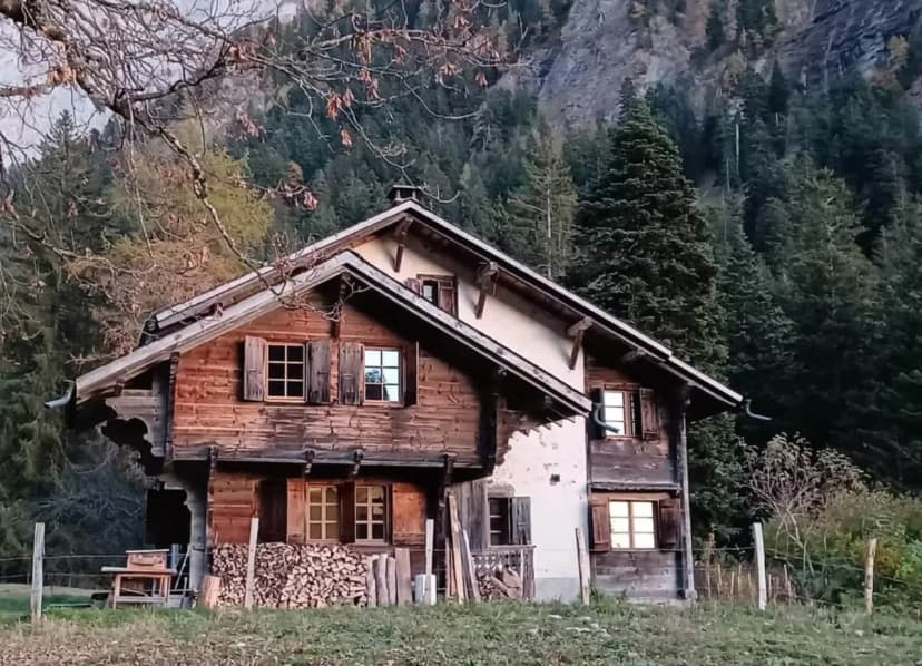 Elegant Chalet Retreat Surrounded By Nature