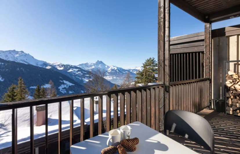Smart Chalet Featuring Balcony And Views
