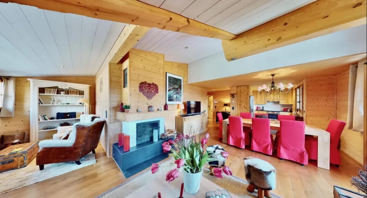 Comfortable Alpine Home With Modern Touches photo 3