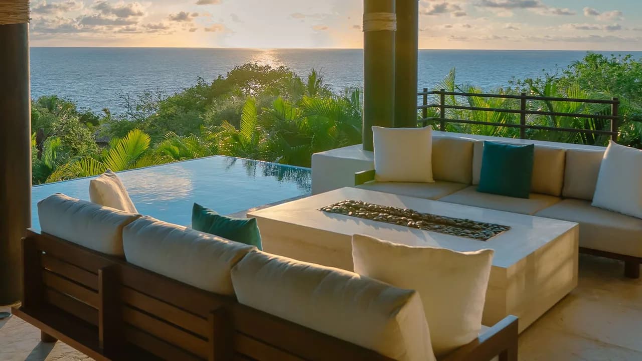 Spacious Villa With Ocean and Palm Views photo 5