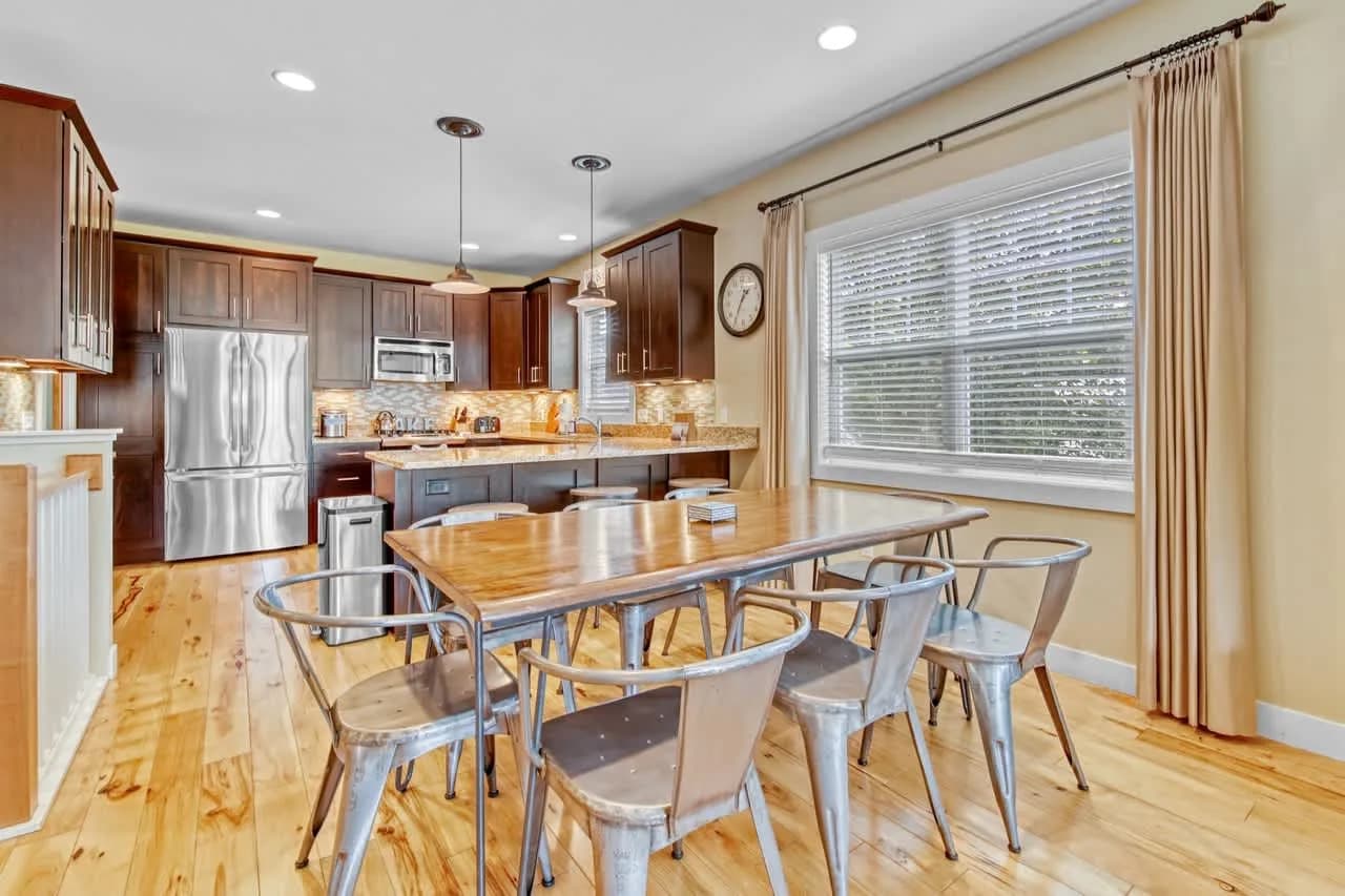 Lakefront Five Bedroom Villa in Lake Michigan Shore photo 3