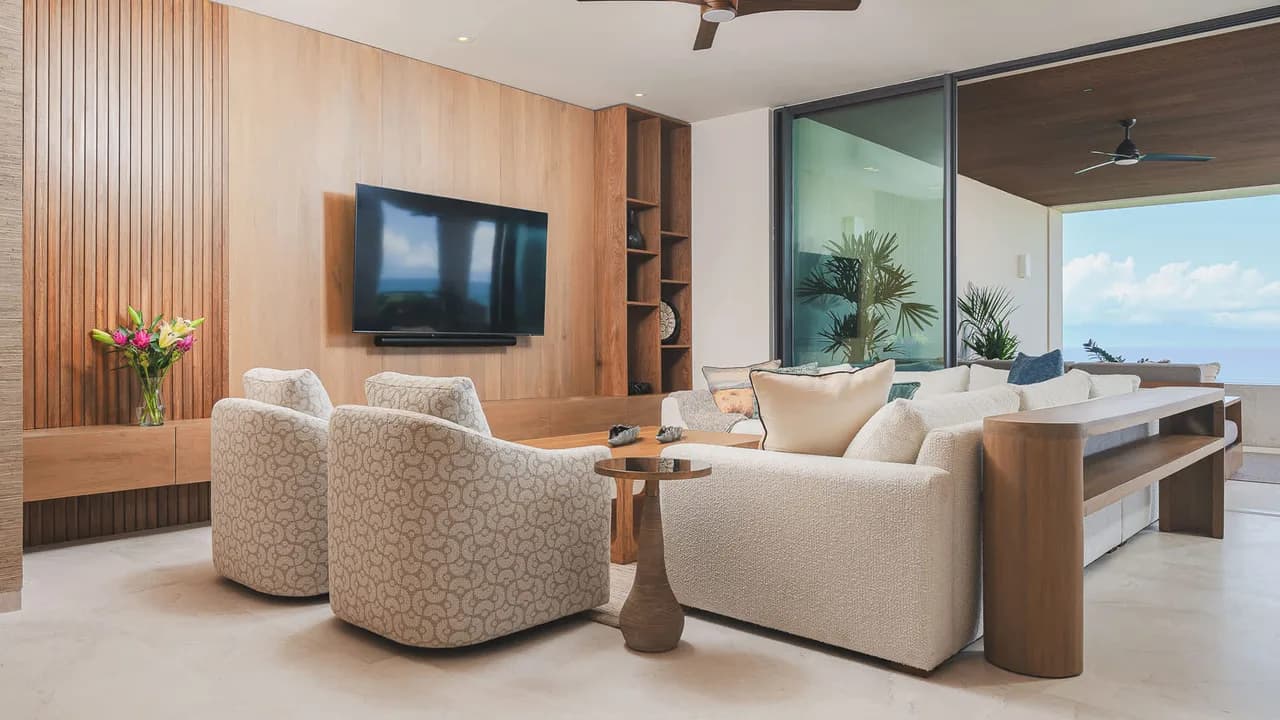 Luxury Beachfront Penthouse With Two Pools photo 2