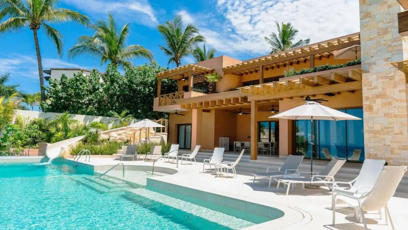 Elegant Beachfront Villa With Infinity Pool