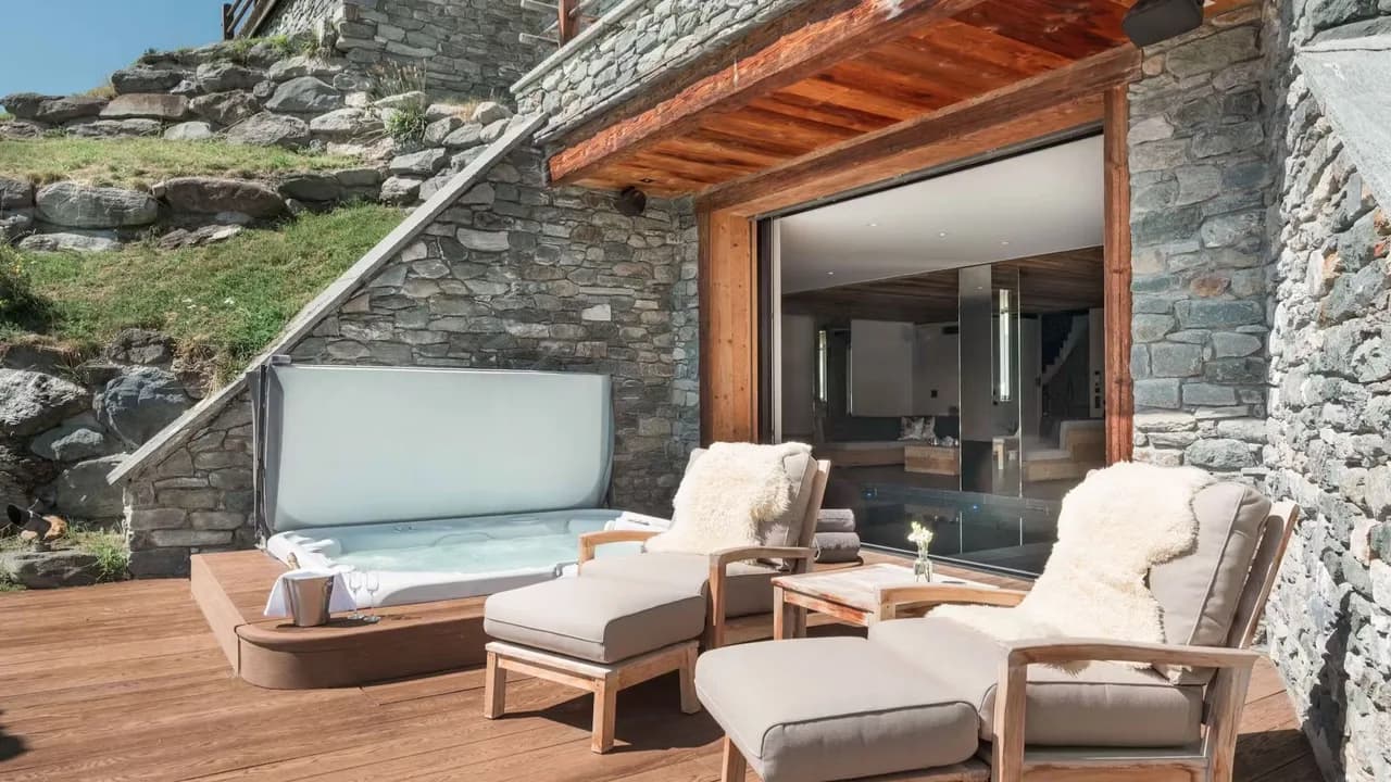 Elegant Alpine Home With Outdoor Hot Tub photo 4