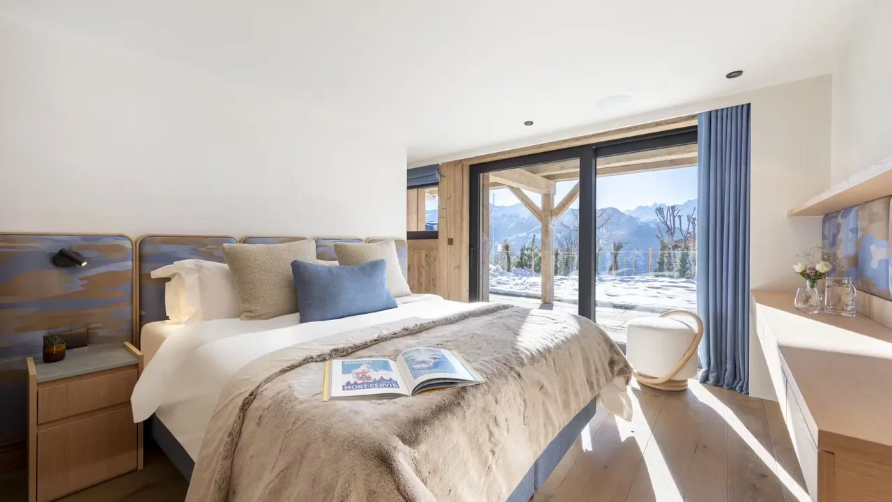 Ski Chalet With Hot Tub and Valley Views photo 3