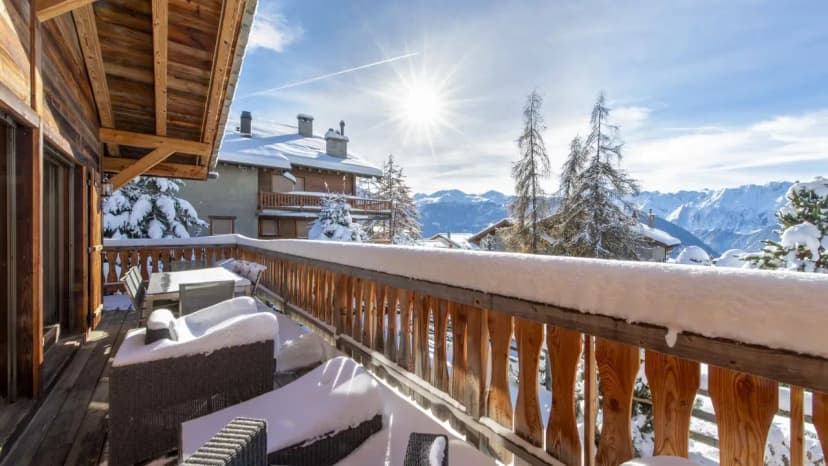 Beautiful Alpine Chalet With Mountain Views