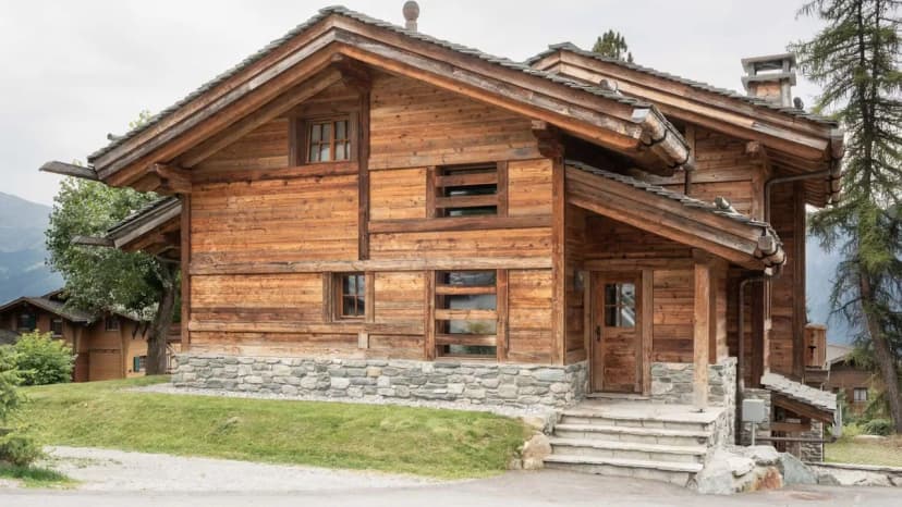 Elegant Alpine Retreat With Hot Tub