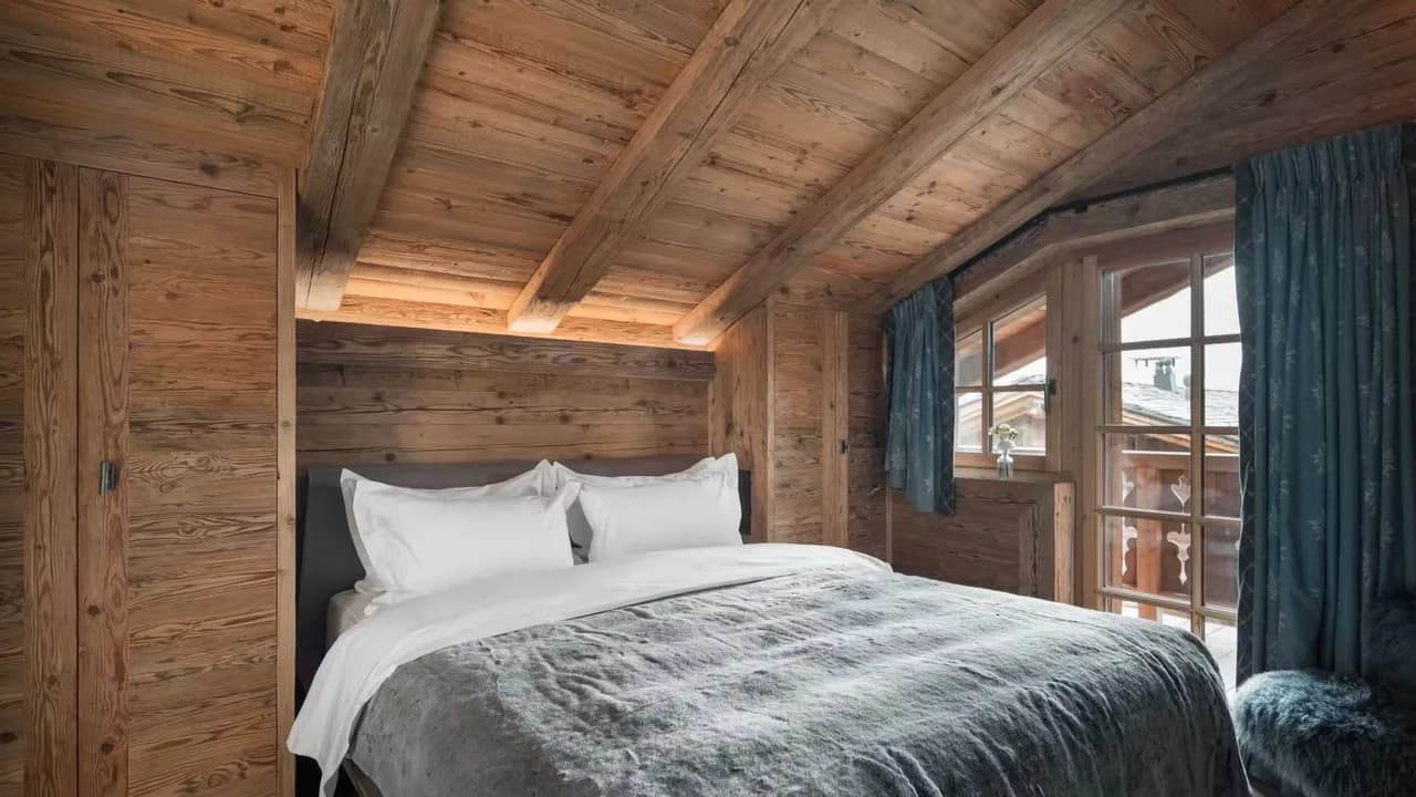 Elegant Alpine Retreat With Hot Tub photo 3