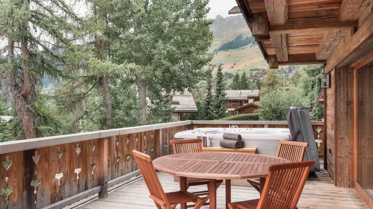 Elegant Alpine Retreat With Hot Tub photo 4