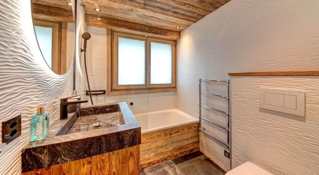 Refined Montvue Designer Residence photo 5
