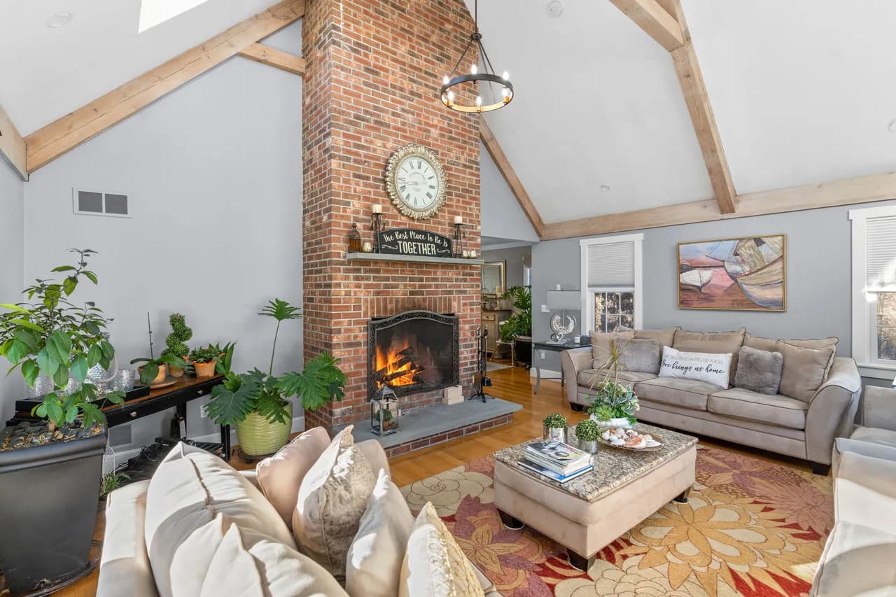 Spacious Seven-Bedroom Retreat in Barnstable Cape Cod photo 4
