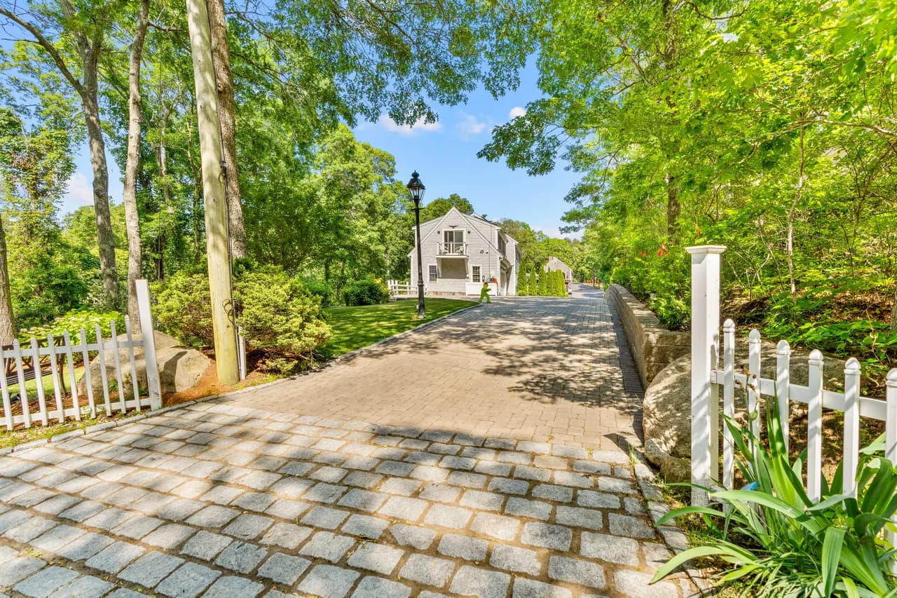 Spacious Seven-Bedroom Retreat in Barnstable Cape Cod photo 5