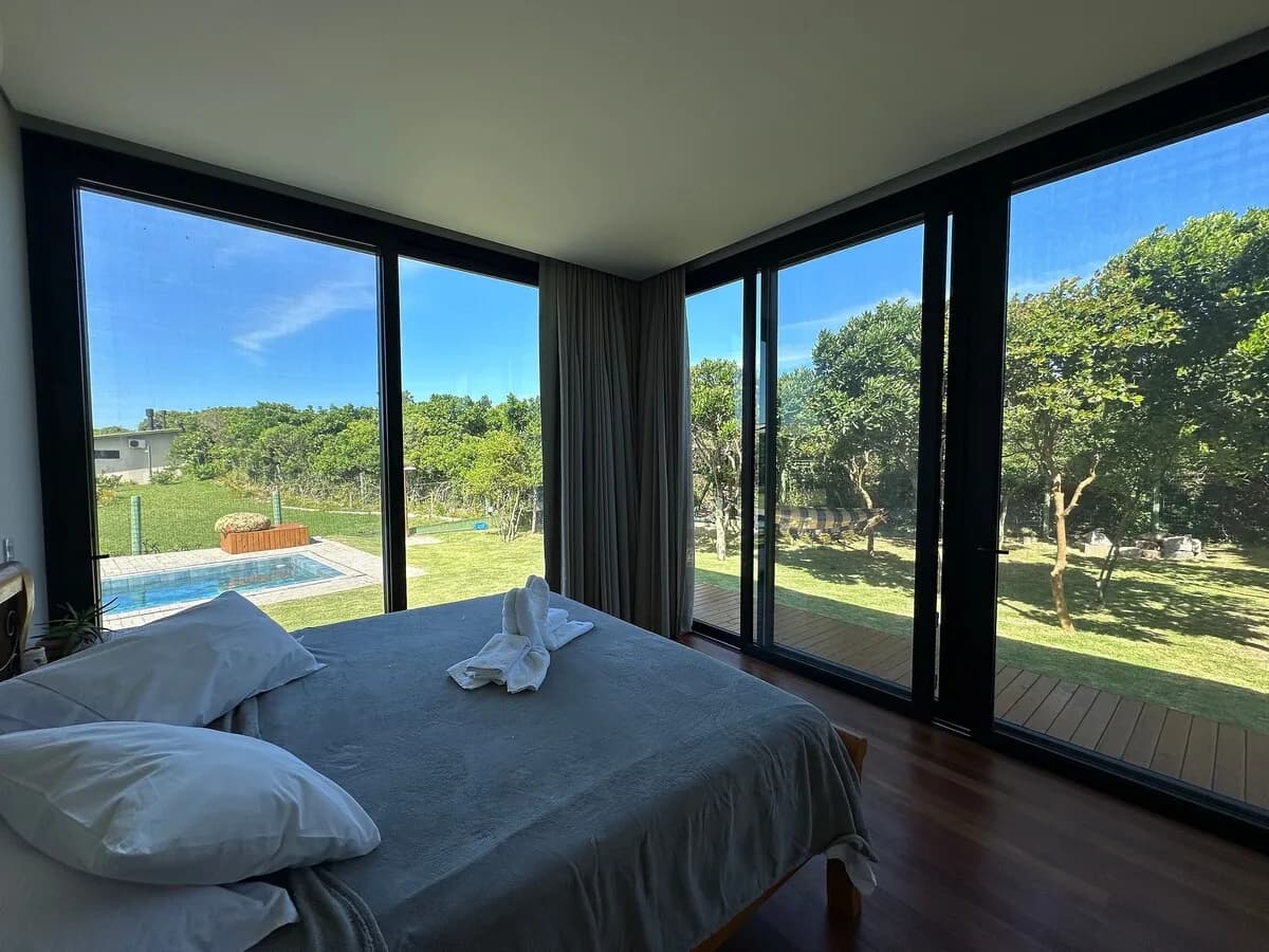 Beachfront Four Bedroom Villa in Florianópolis photo 3
