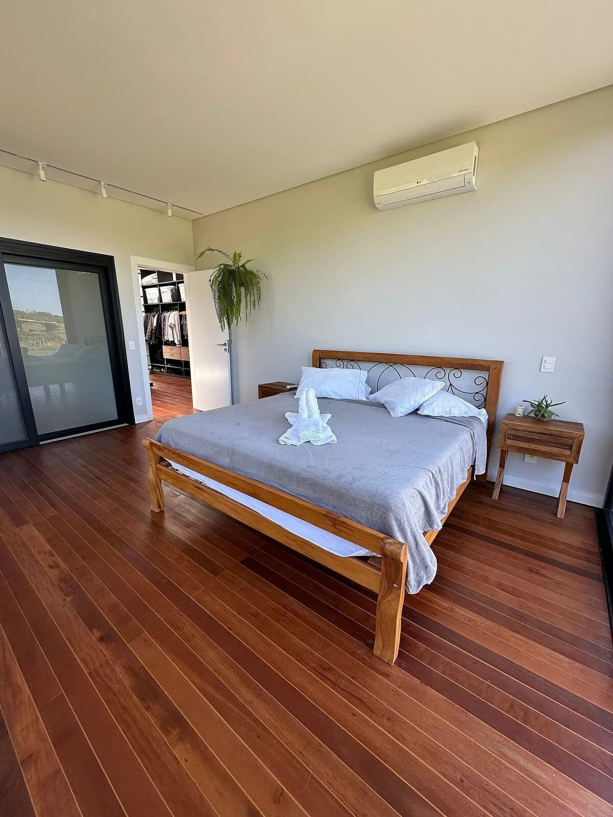Beachfront Four Bedroom Villa in Florianópolis photo 4