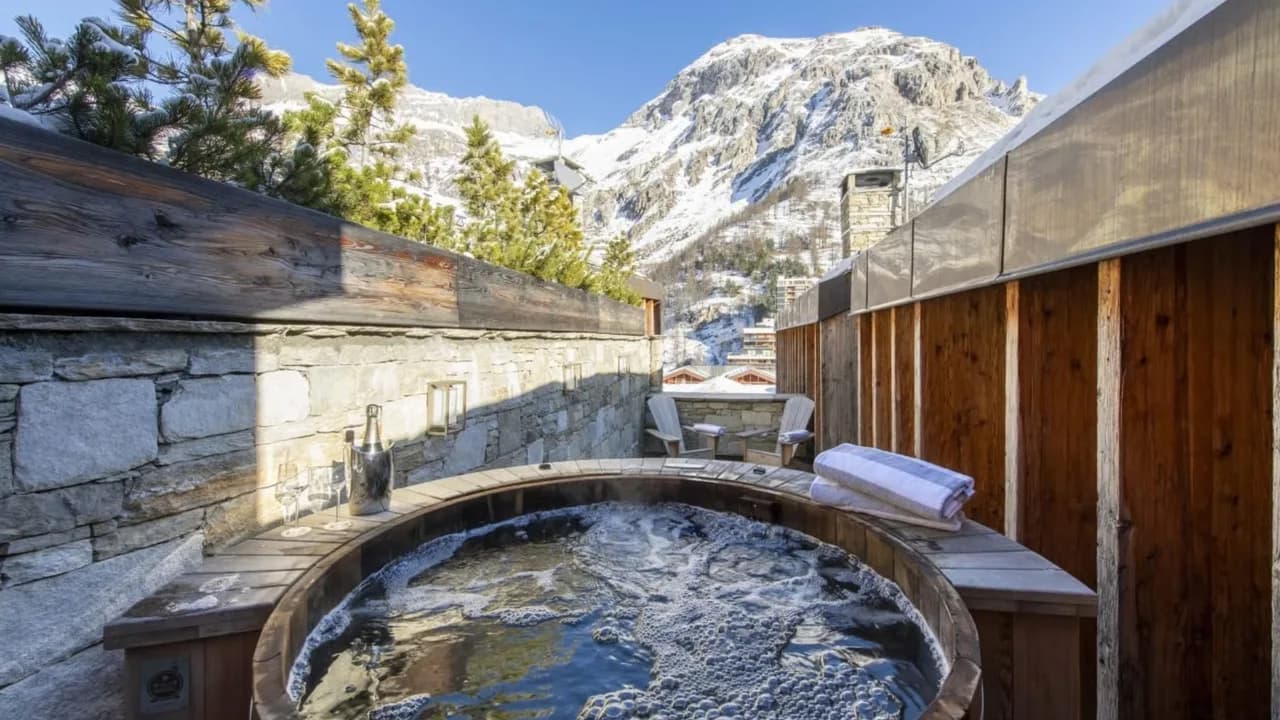 Spacious Mountain Retreat With Heated Pool photo 3