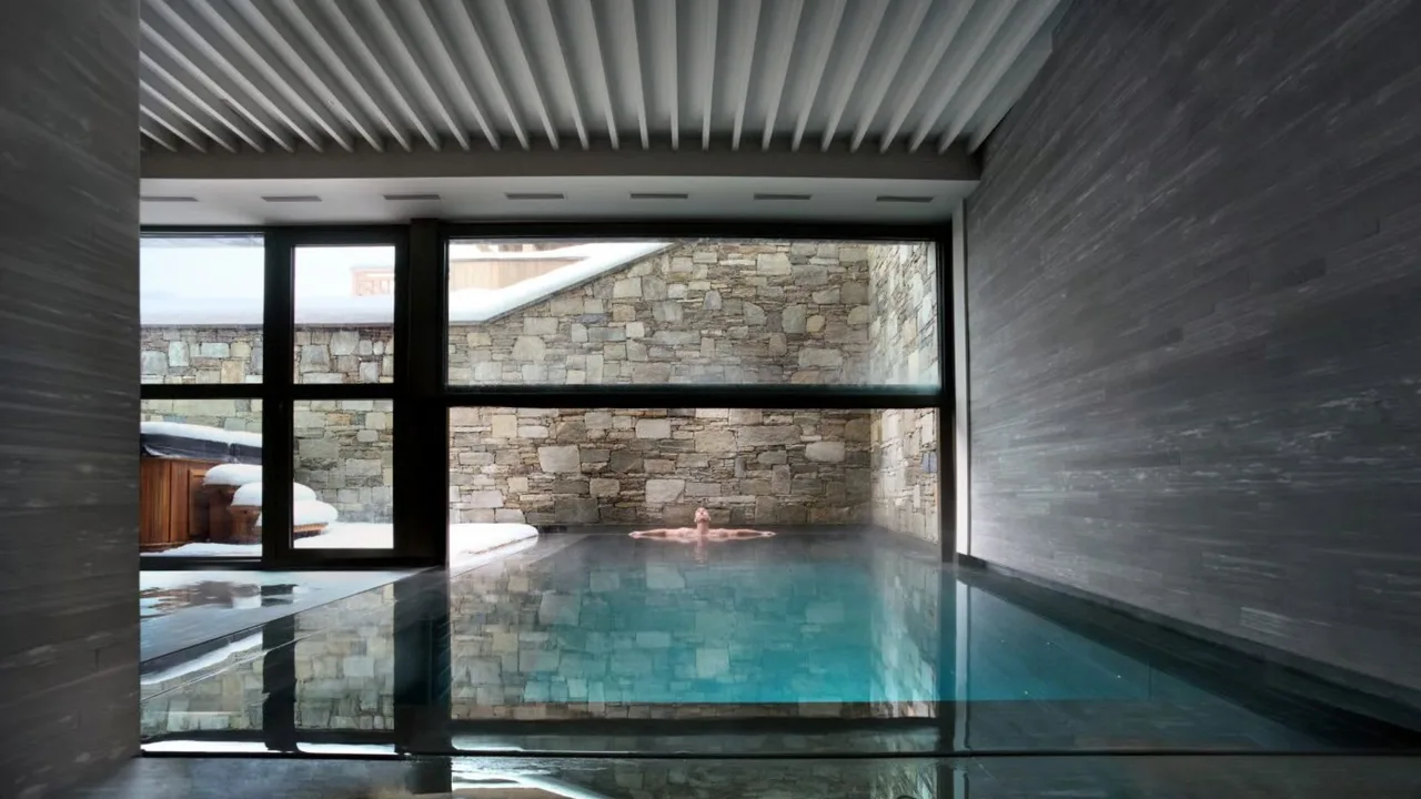 Spacious Mountain Retreat With Heated Pool photo 4