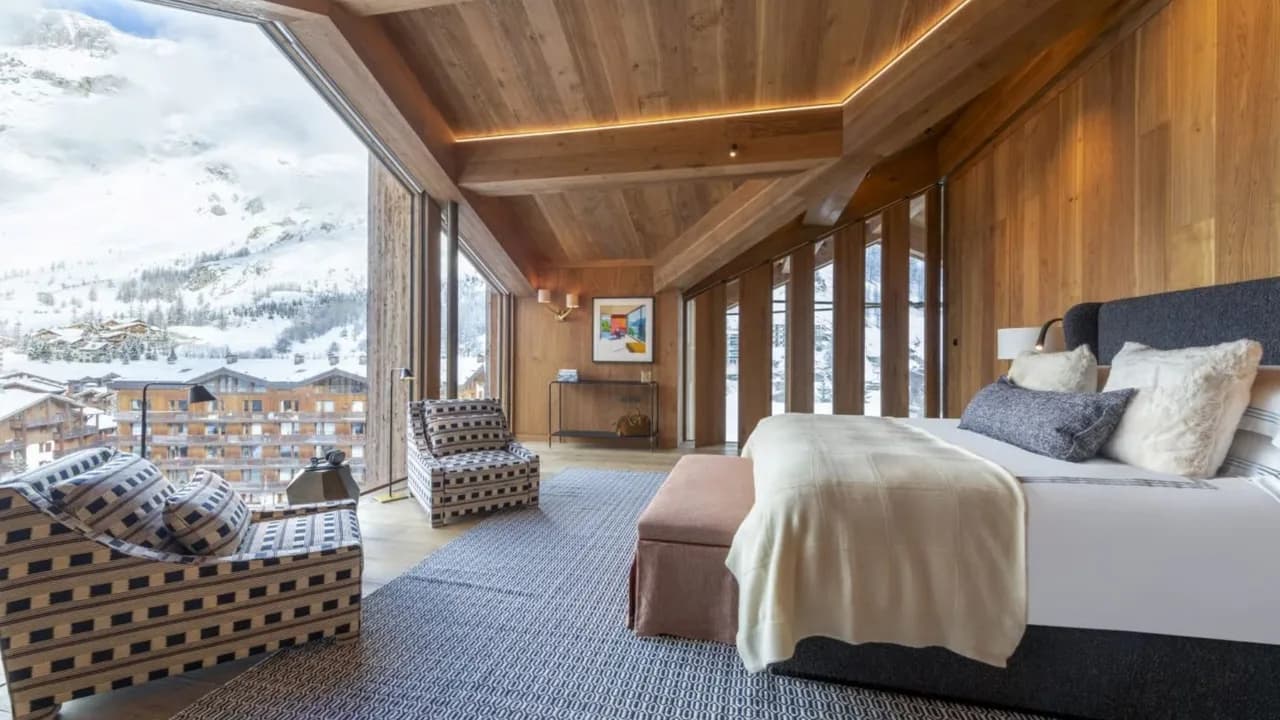 Beautiful Chalet With Heated Pool And Sauna photo 3