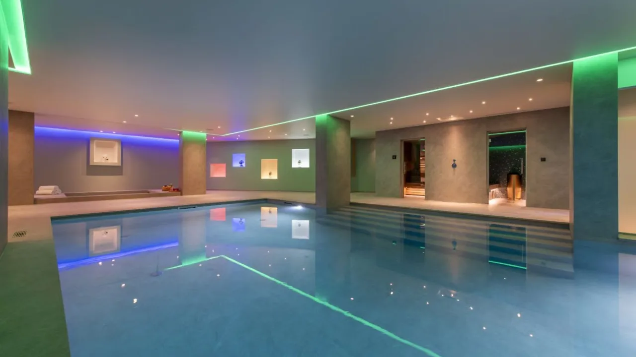 Exceptional Courchevel Chalet With Indoor Pool photo 5