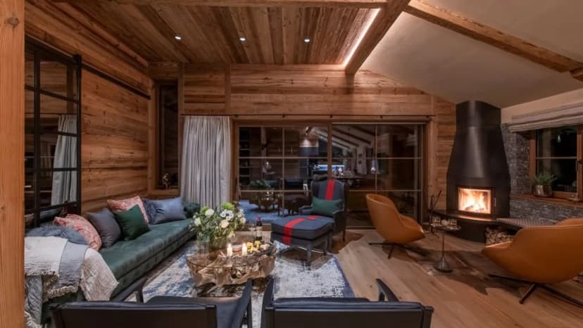 Elegant Alpine Home With Shared Pool