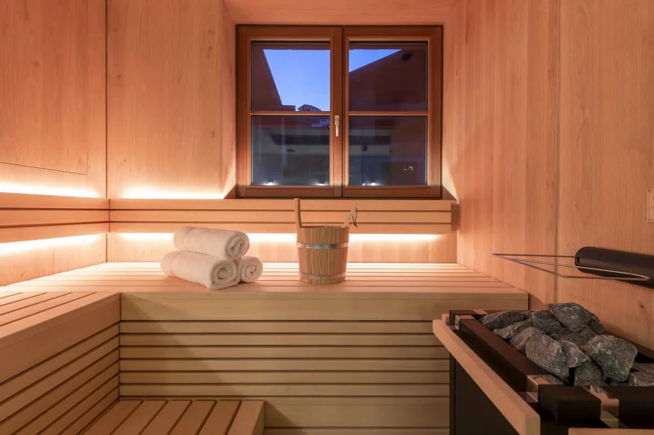 Bright Alpine Chalet With Gym and Spa photo 3