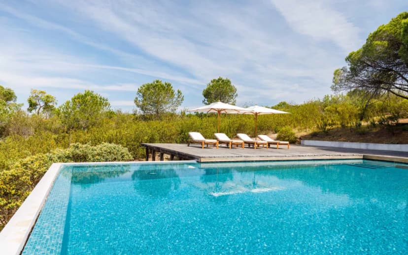 Modern Villa With Pool And Views