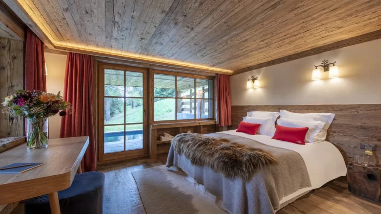 Cozy Mountain Chalet With Heated Pool photo 2