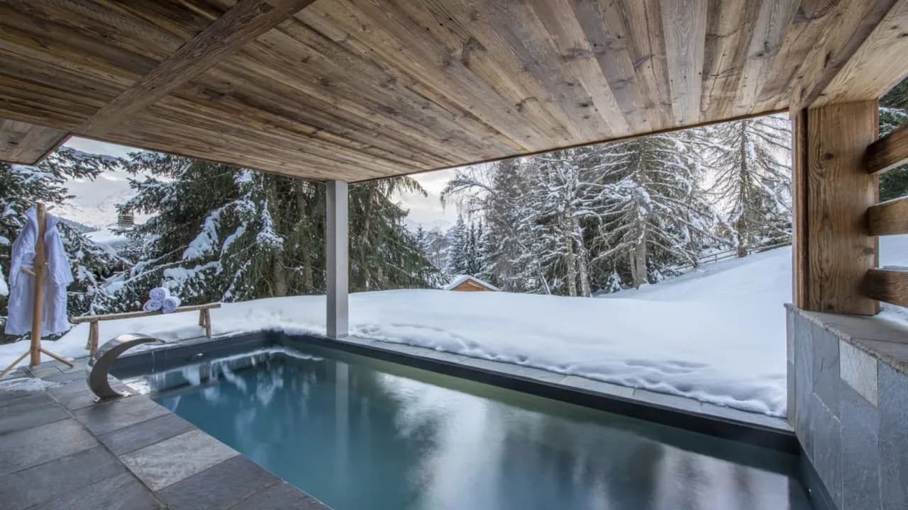 Cozy Mountain Chalet With Heated Pool photo 4