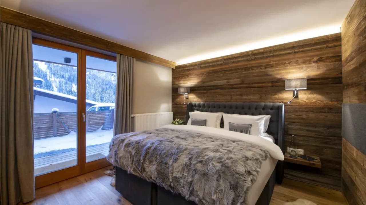 Elegant Chalet Retreat With Private Sauna photo 2