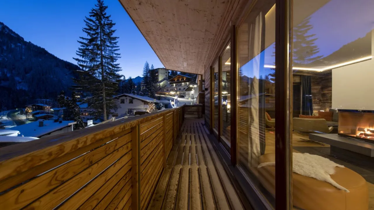 Elegant Chalet Retreat With Private Sauna photo 4