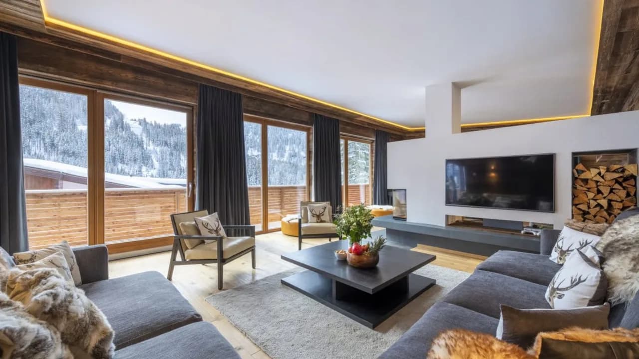 Elegant Chalet Retreat With Private Sauna photo 5