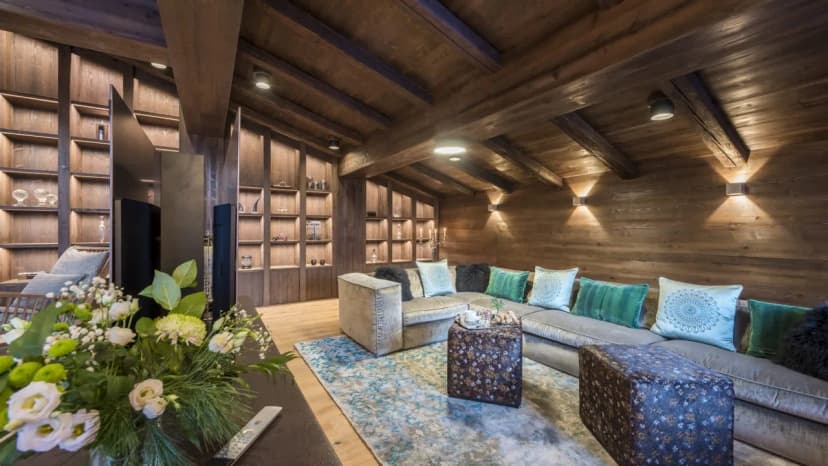 Luxurious Apartment With Sauna and Fireplace